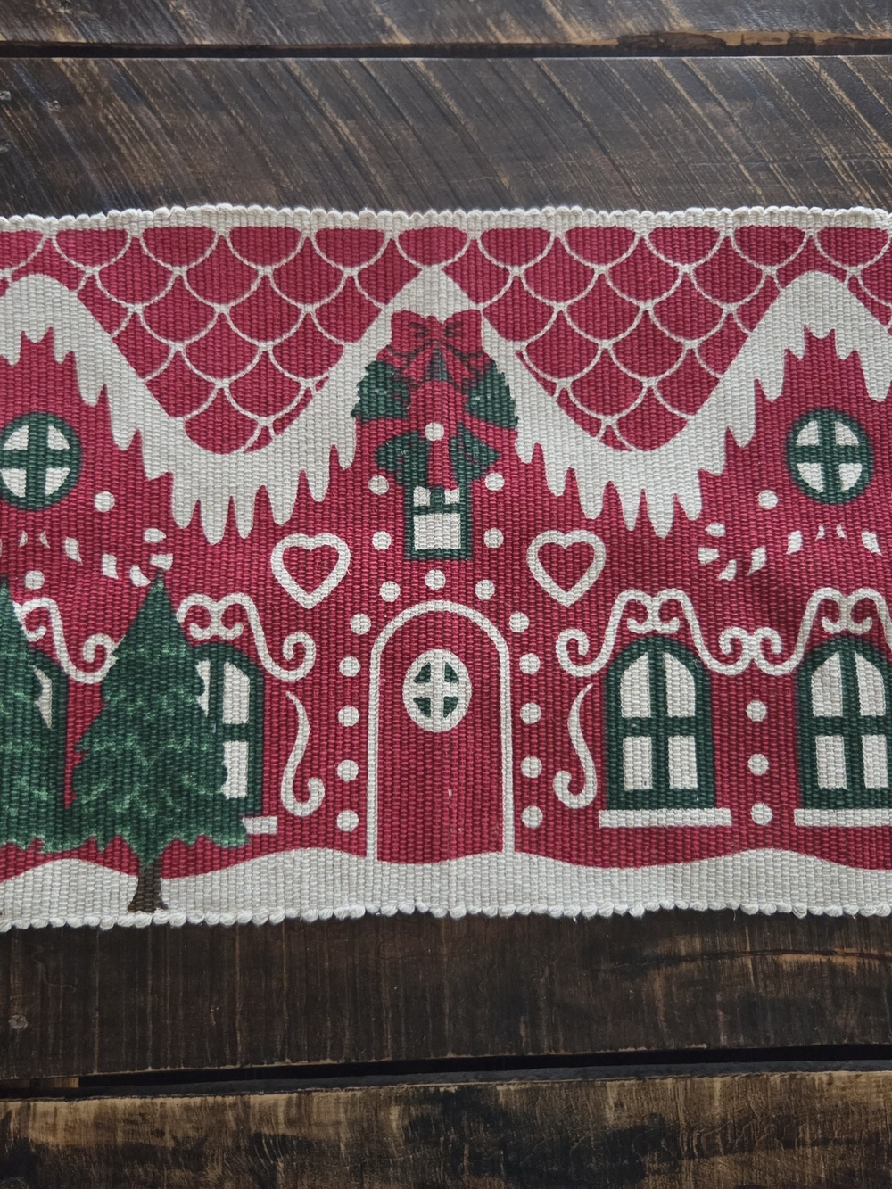 NEW Holiday Gingerbread House Rug Red and Green 31" Fringe To Fringe By 17.5"
